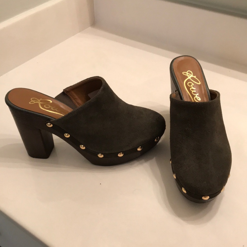 NWOT Rowen platform mules with nail Heads
